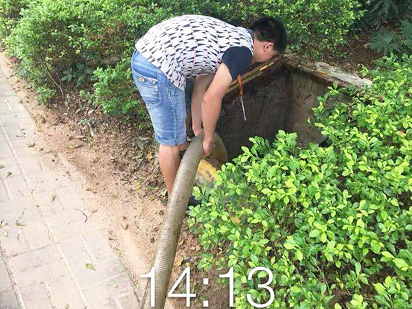 东莞华为清理隔油池案...