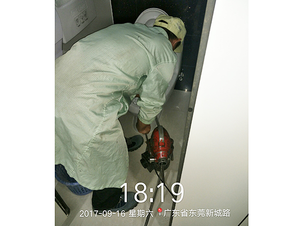 疏通马桶