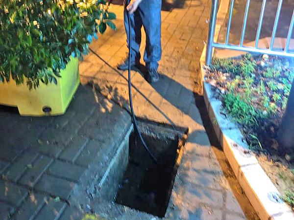 疏通下水道